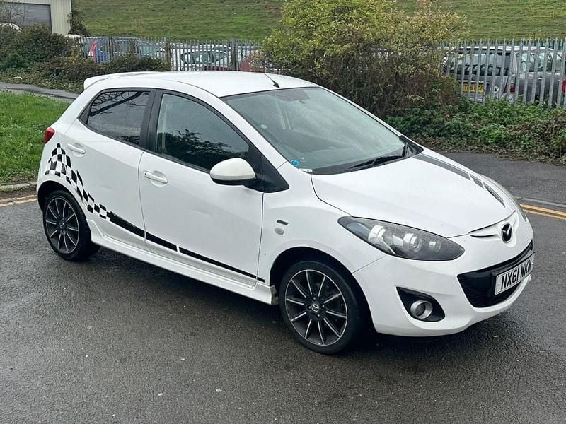 Used Mazda 2 2011 White Hatchback