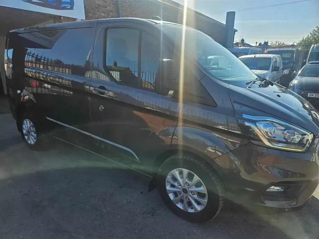 Used Ford Transit Custom Limited 130 HP (95 kW) 2022 Grey Van