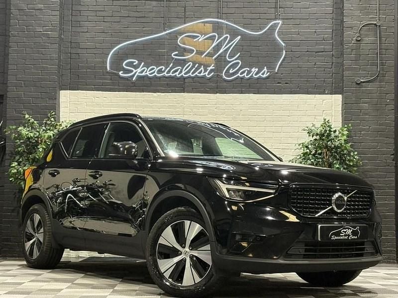 Black Used 2022 Volvo XC40 Plus SUV | £16,495 (Fair price) - Image 1/4
