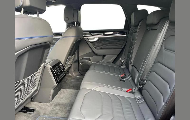 Used VW Touareg R 462 HP (339 kW) 2025 Grey SUV