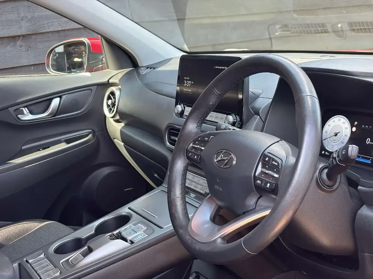 Used Hyundai Kona Premium 100 kW (136 HP) 2023 Red SUV