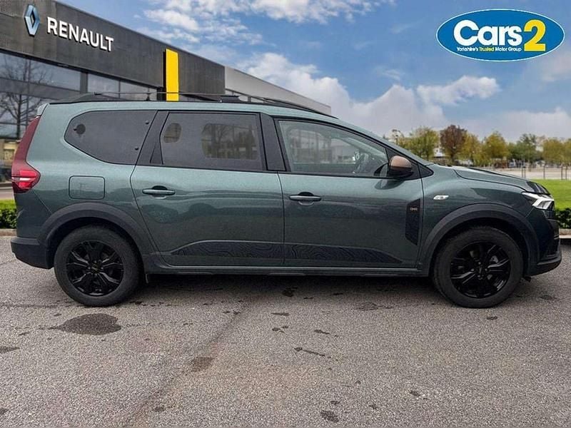 Used Dacia Jogger Extreme 2024 Green MPV