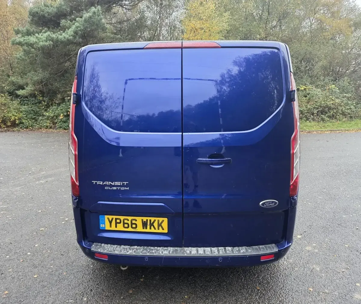 Usado Ford Transit Custom Limited 130 HP (95 kW) 2016 Azul Van
