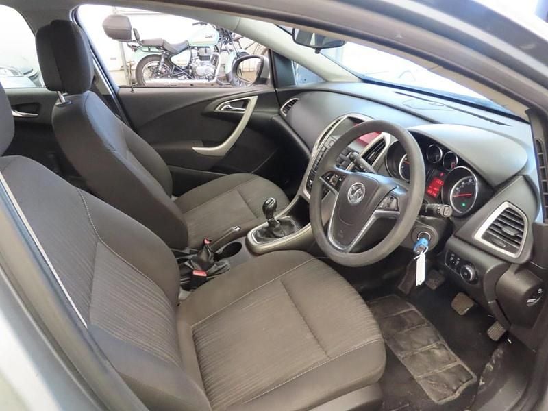 Used Vauxhall Astra 2010 Silver Hatchback