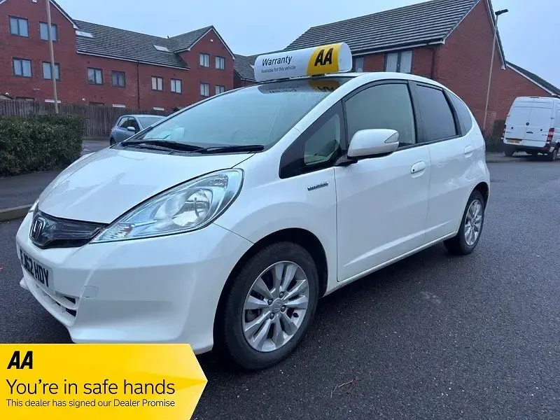 Begagnad Honda Jazz Hybrid 99 HK (72 kW) 2012 Vit Halvkombi