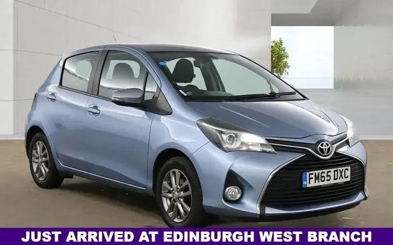 Used Toyota Yaris 99 HP (72 kW) 2015 Hatchback