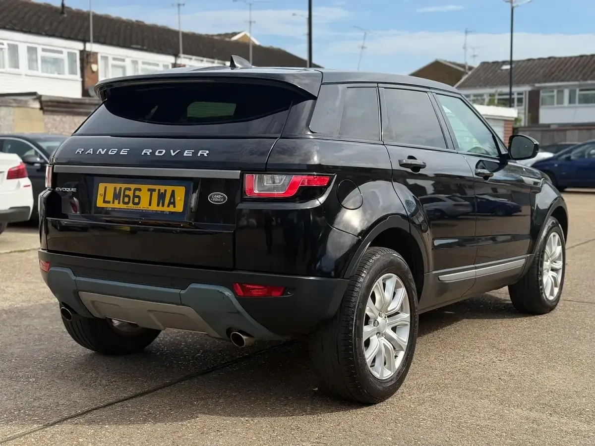 Used Land Rover Range Rover evoque SE 2016 Black Estate