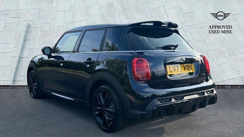 Used Mini Cooper Hatch 134 HP (98 kW) 2023 Black Hatchback