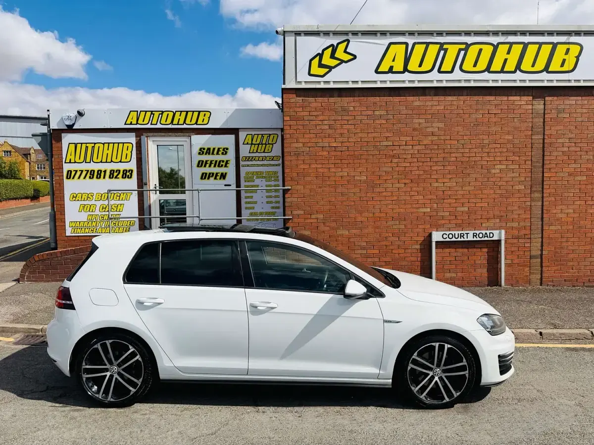 Used VW Golf VII GTD 2014 White Hatchback