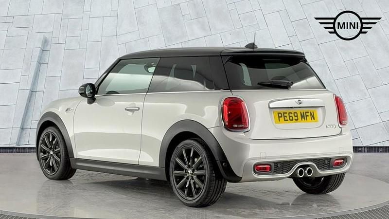 Used Mini Cooper S Exclusive 189 HP (139 kW) 2019 Silver Hatchback