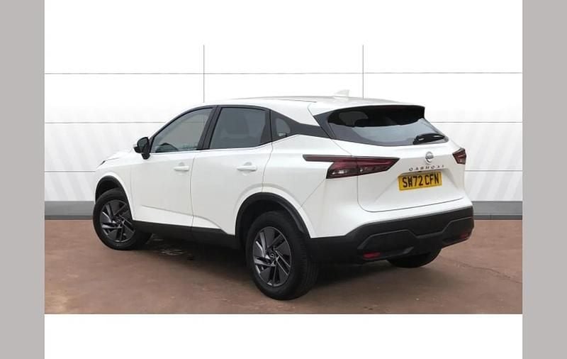 Used Nissan Qashqai Acenta Premium 158 HP (116 kW) 2022 White SUV