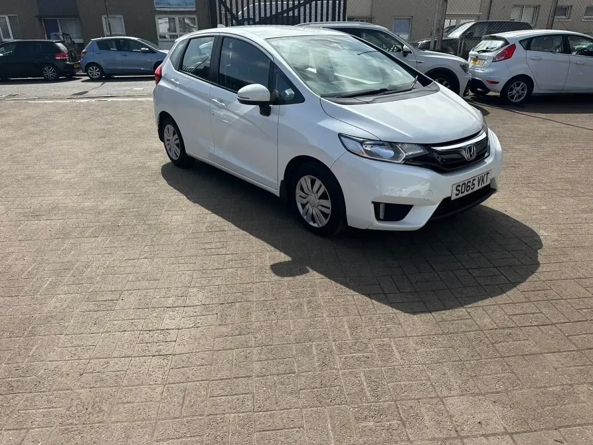 Used Honda Jazz S 102 HP (75 kW) 2016 White Hatchback