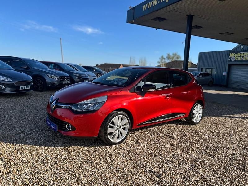 Used Renault Clio IV Dynamique 2014 Red Hatchback