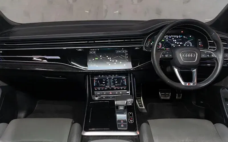Used Audi Q7 Comfort 340 HP (250 kW) 2021 Grey SUV