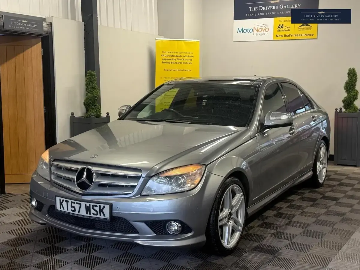 Used Mercedes C320 224 HP (164 kW) 2007 Silver Sedan