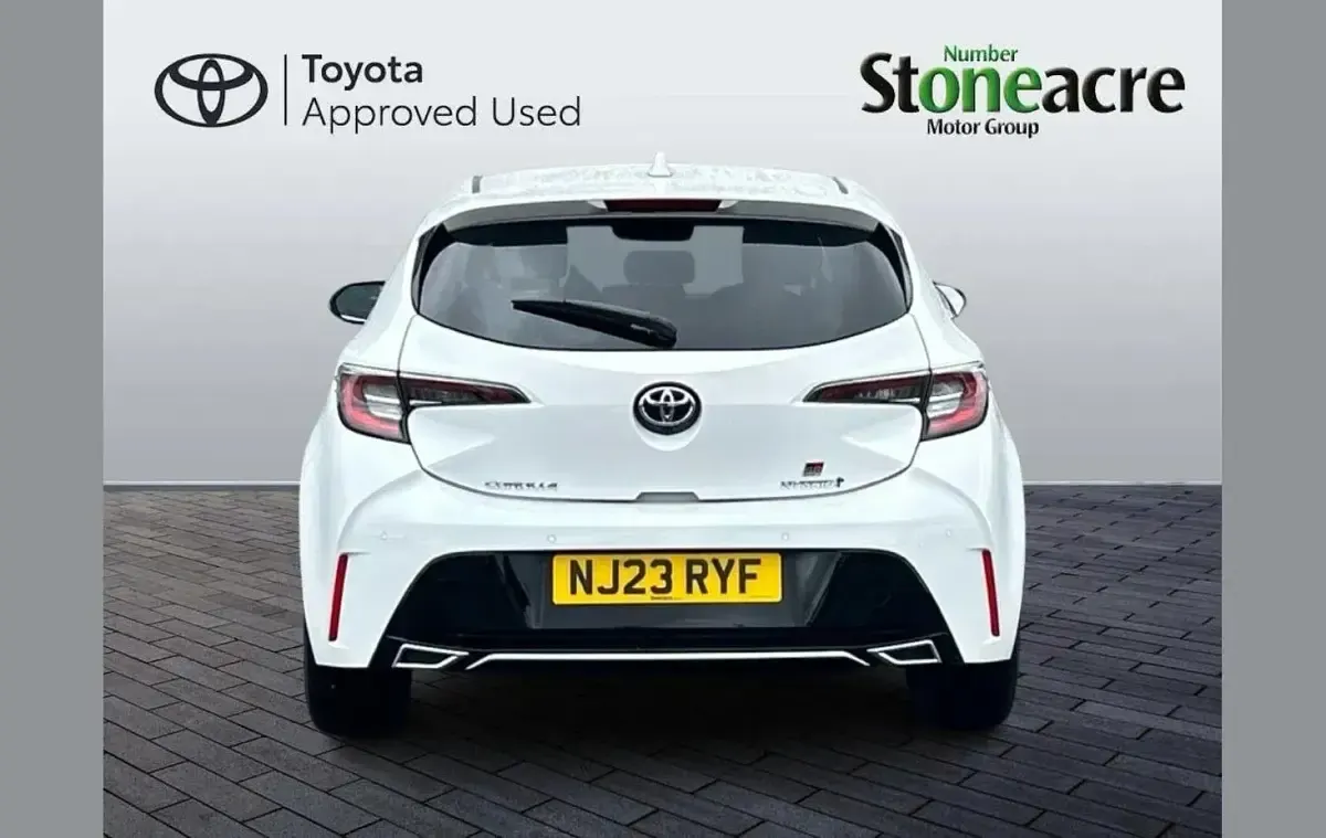 Used Toyota Corolla Sport 120 HP (88 kW) 2023 White Hatchback