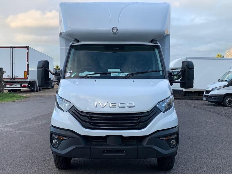 New Iveco Daily 180 HP (132 kW) 2025 White