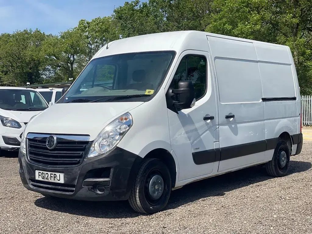 Used Vauxhall Movano 150 HP (110 kW) 2012 White MPV