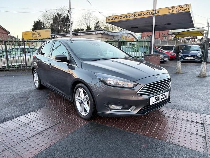 Used Ford Focus Titanium 125 HP (91 kW) 2018 Grey Hatchback