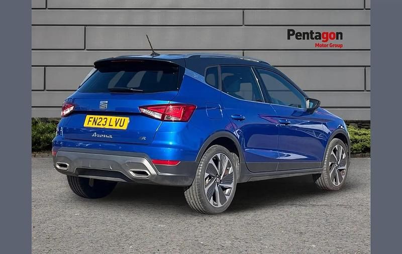 Used Seat Arona FR 108 HP (79 kW) 2023 Blue SUV