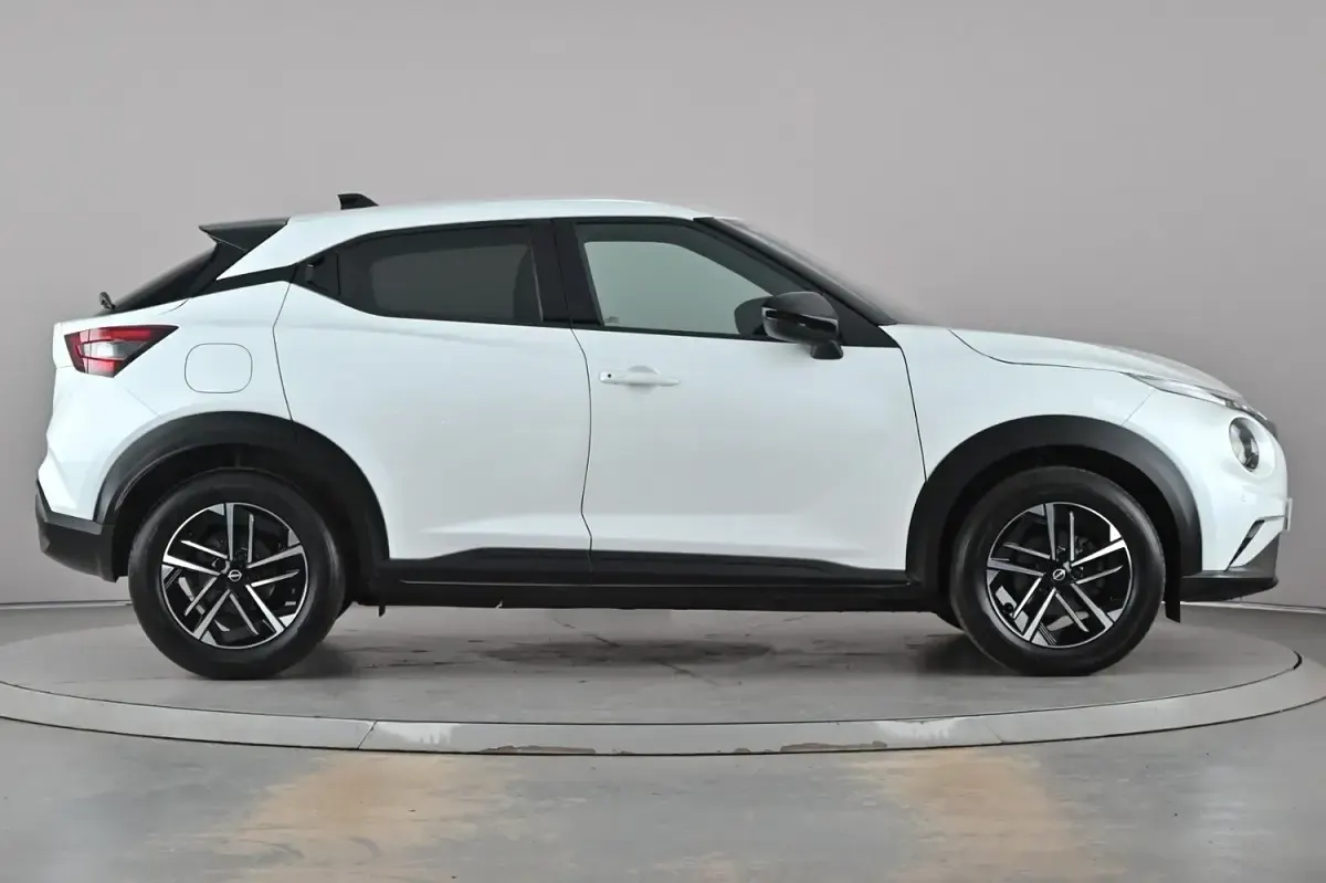 Used Nissan Juke N-Connecta 114 HP (83 kW) 2025 White SUV
