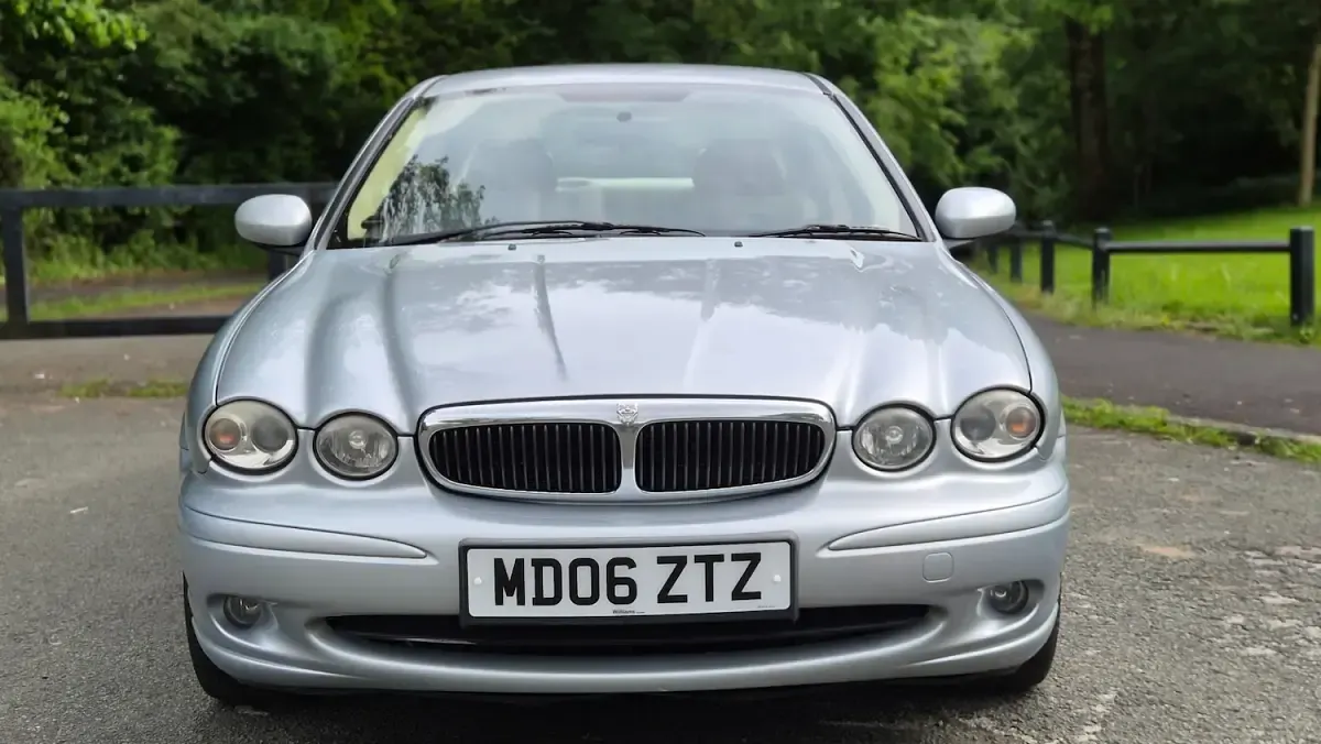 Used Jaguar X-type 196 HP (144 kW) 2006 Silver Sedan