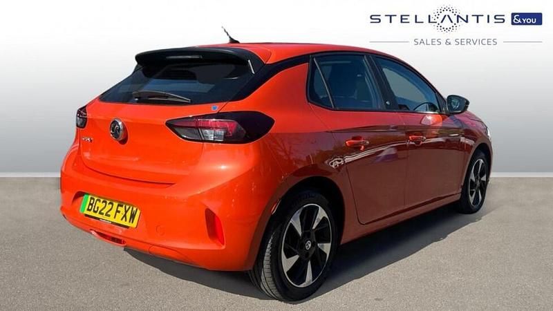 Second-hand Vauxhall Corsa-e 98 kW (134 CP) 2022 Portocaliu Hatchback