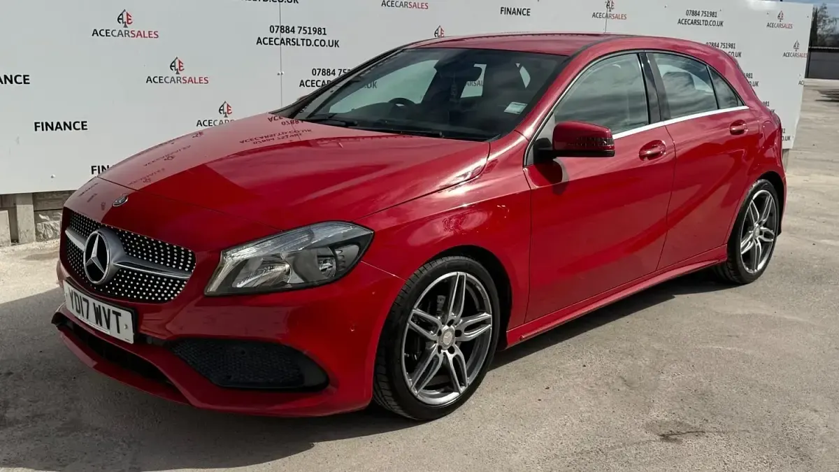 Used Mercedes A160 Executive 102 HP (75 kW) 2017 Red Hatchback