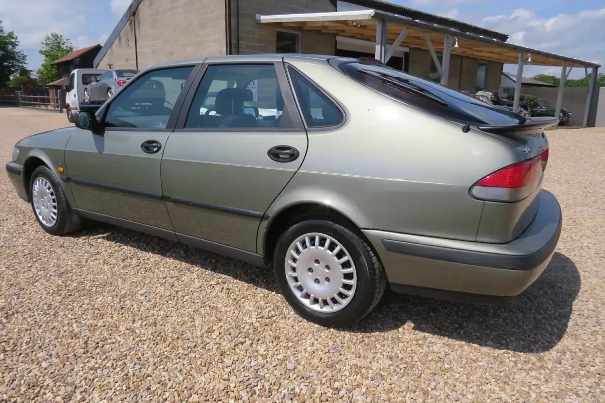 Used Saab 9-3 130 HP (95 kW) 1998 Green Hatchback
