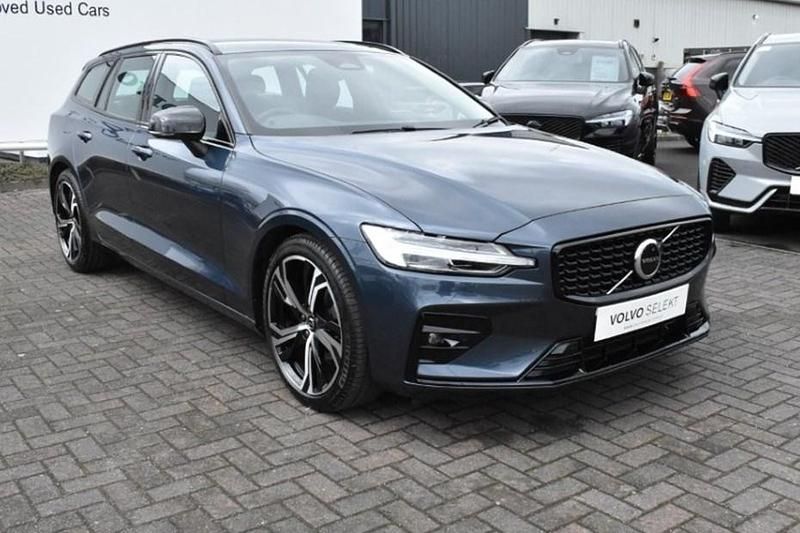 Used Volvo V60 Plus 195 HP (143 kW) 2025 Blue Estate