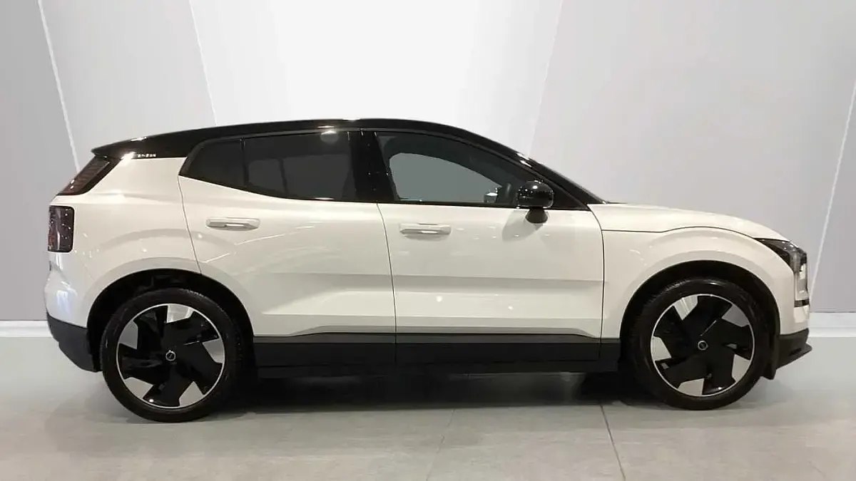 Used Volvo EX30 Performance 314 kW (428 HP) 2025 White SUV