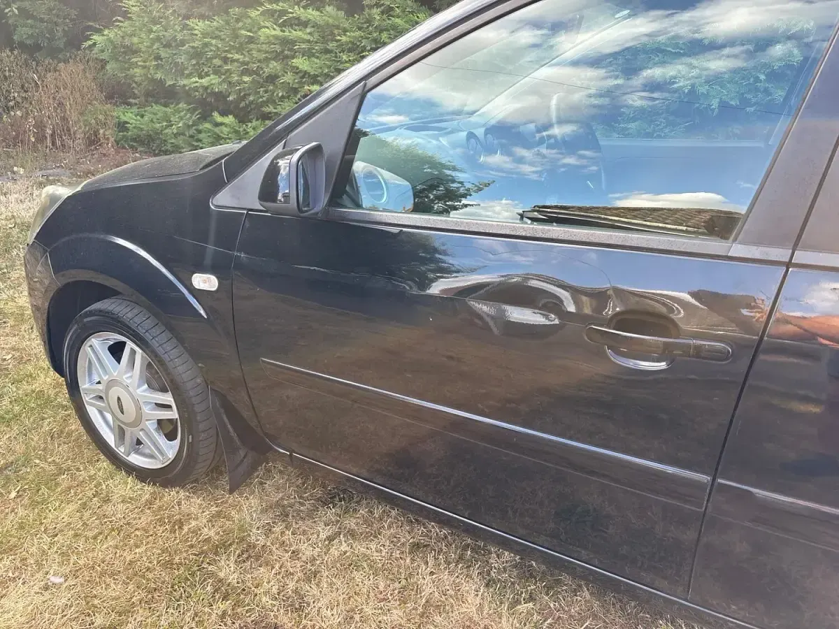Used Ford Fiesta Ghia 2006 Black Hatchback