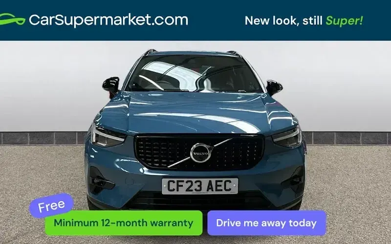 Używany Volvo XC40 Plus 211 KM (155 kW) 2023 Niebieski SUV