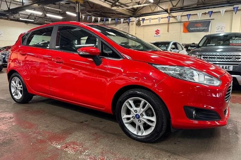 Red Used 2015 Ford Fiesta Zetec Hatchback | £3,000 (Good price) - Image 1/1