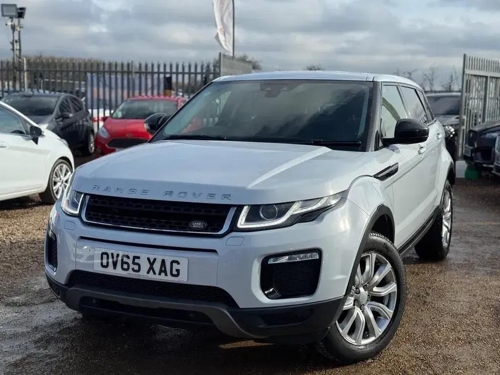 Used Land Rover Range Rover evoque SE 2015 White Estate