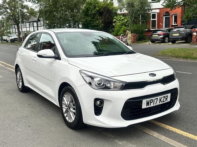 Used Kia Rio 2017 White Hatchback