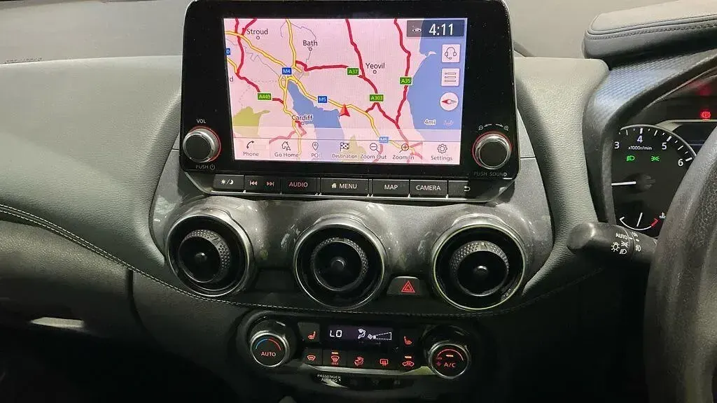 Begagnad Nissan Juke S 2020 Svart SUV