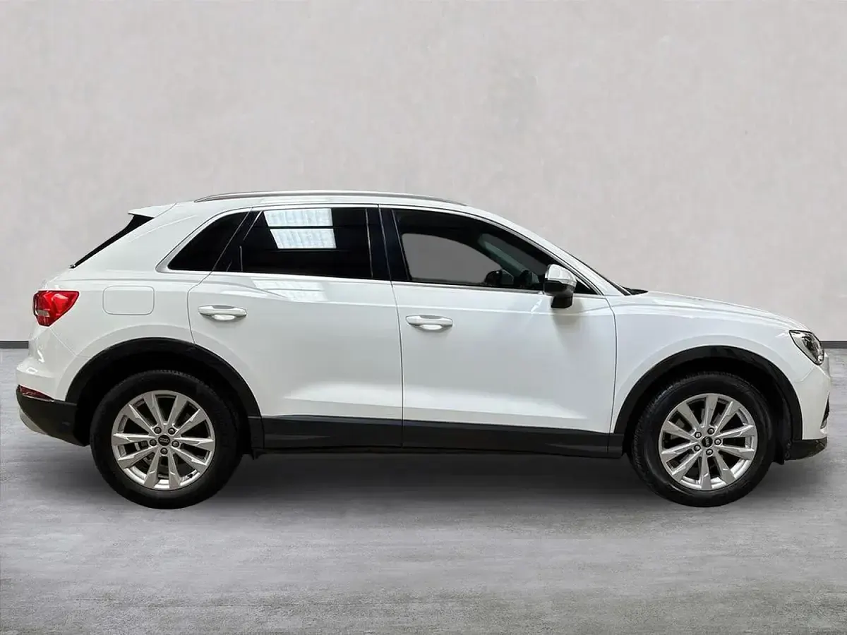 Begagnad Audi Q3 Sport 150 HK (110 kW) 2024 Vit SUV