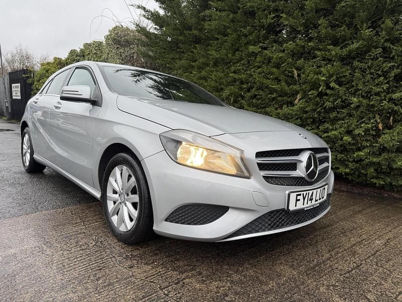 Used Mercedes A180 SE 108 HP (79 kW) 2014 Silver Hatchback