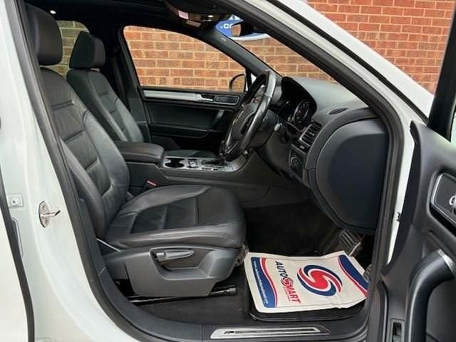 Used VW Touareg R-line 2017 White SUV