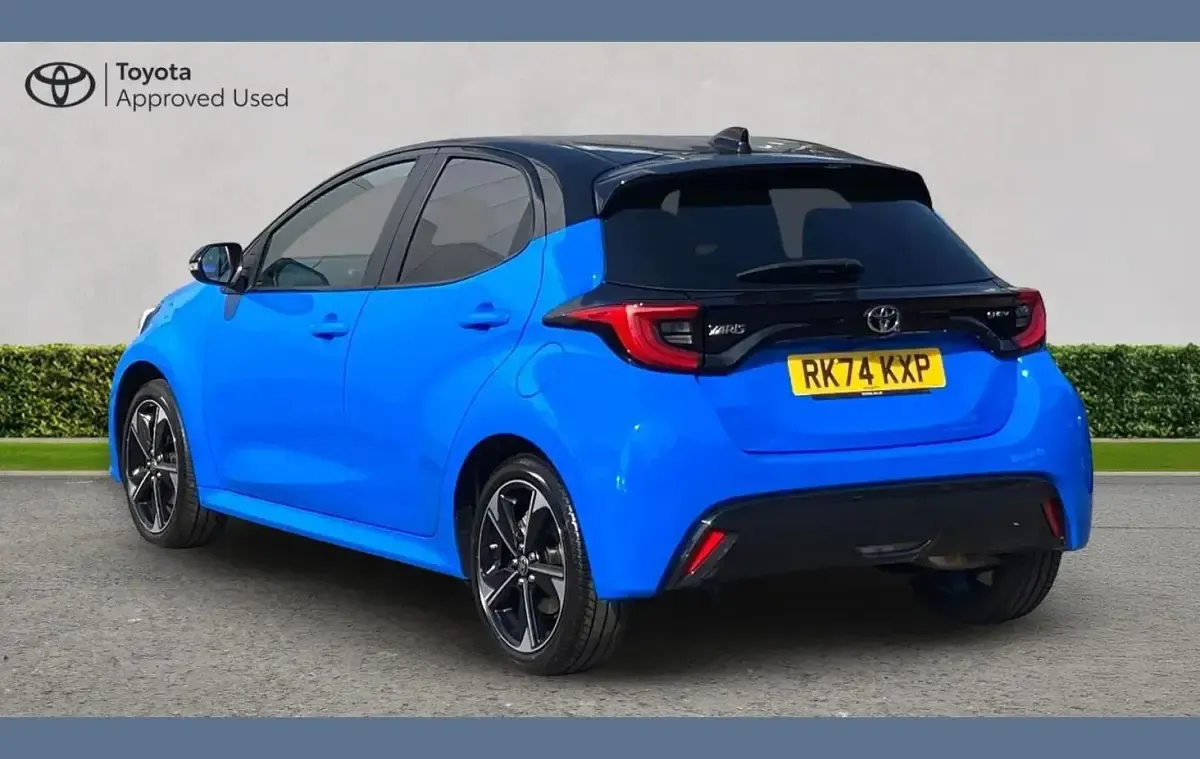 Used Toyota Yaris Edition 128 HP (94 kW) 2024 Blue Hatchback