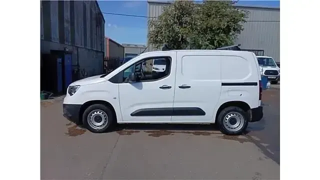 Używany Vauxhall Combo 2022 Biały Minivan