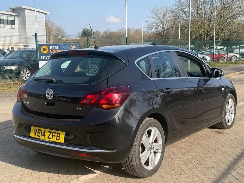 Used Vauxhall Astra SRi 136 HP (100 kW) 2014 Black Hatchback