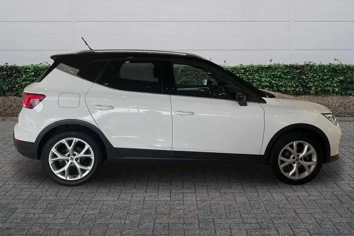 Used Seat Arona FR 2022 White SUV