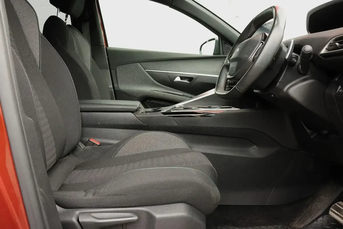 Used Peugeot 5008 Active+ 129 HP (94 kW) 2023 Bronze SUV