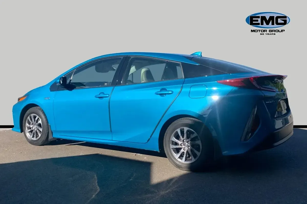 Usado Toyota Prius 122 CV (89 kW) 2022 Azul Utilitario