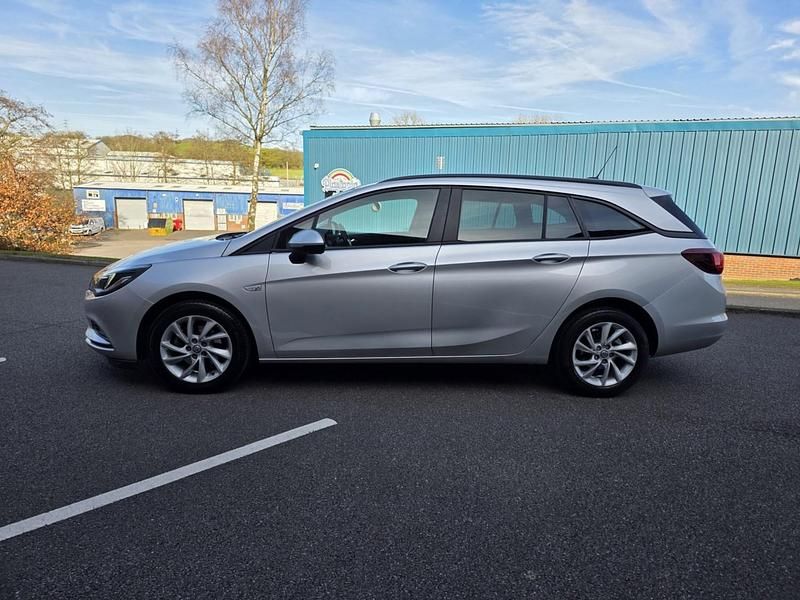 Used Vauxhall Astra 2018 Silver Estate