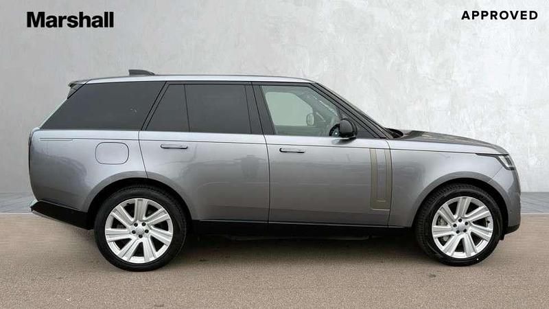 Used Land Rover Range Rover HSE 460 HP (338 kW) 2024 Metallic  eiger grey SUV