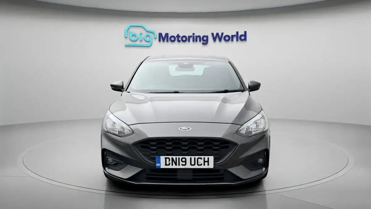 Used Ford Focus ST-Line 120 HP (88 kW) 2019 Grey Hatchback