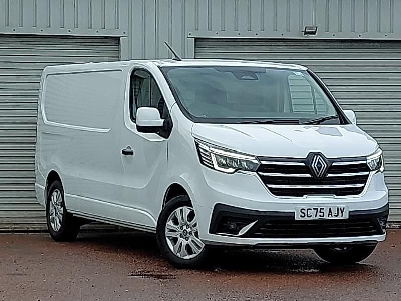 New Renault Trafic 2025 Solid  glacier white MPV